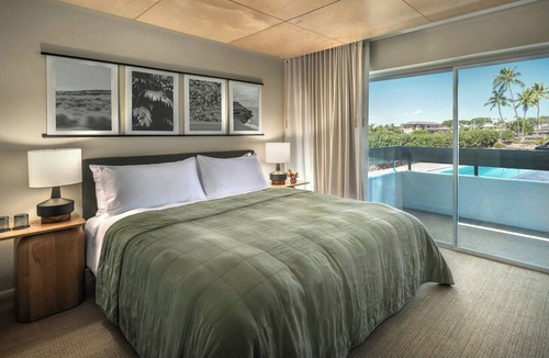 Historic Kailua Village Hotel | PACIFIC 19 Kona