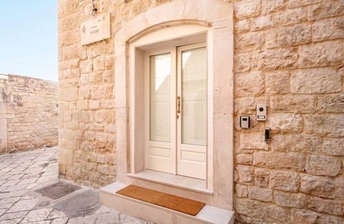 Old Town Apartment | Palazzo Vanese Sott | Elegant Retreat in Bari's Historic Center