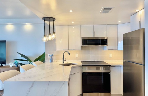 Waikiki Apartment | Panoramic Oceanview Resort