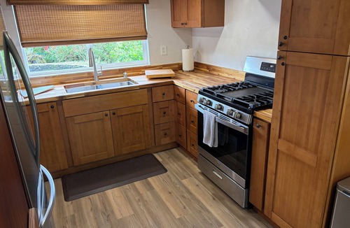 Discovery Harbour Cabin | Peaceful Mango Cabin in Tropical Orchard South Point