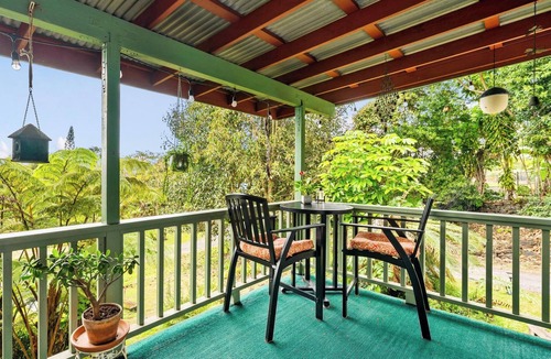 Holualoa Cottage | Peaceful Mountain Retreat- Jungle Mountain Vibes