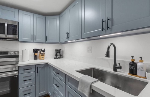 Pearl City Apartment | Pearl City Condo | AC Parking Full Kitchen