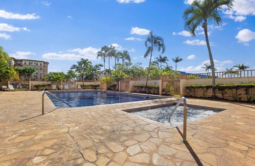 Pearl City Apartment | Pearl City Condo | AC Parking Full Kitchen