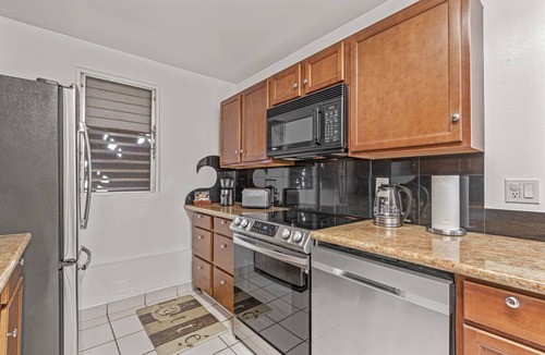 Lahaina Resort | Penthouse at beach front resort (621)