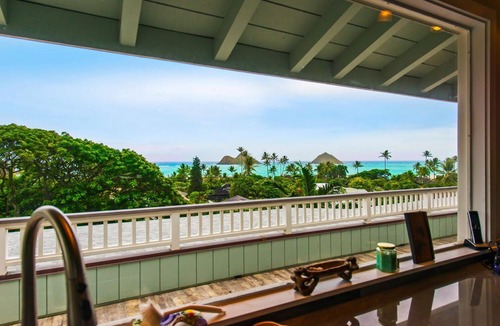 Lanikai House | Penthouse Living in Beautiful Lanikai – 2 Bedrooms, 1 Bathroom, Ocean Views