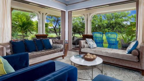 Kulalani House | ❤PiH❤STARFISHBest Views in KulalaniElegance and Luxury Bikes