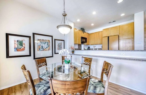 Waikoloa Villa | Plan a Golf Getaway Near the Beach with Pools & Fitness Facility