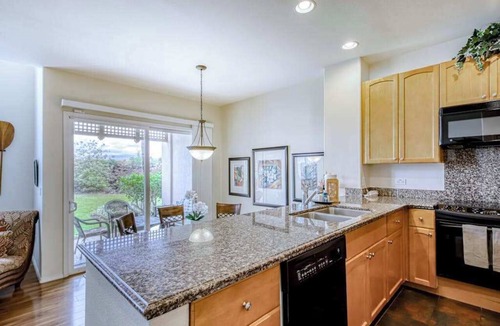 Waikoloa Villa | Plan a Golf Getaway Near the Beach with Pools & Fitness Facility