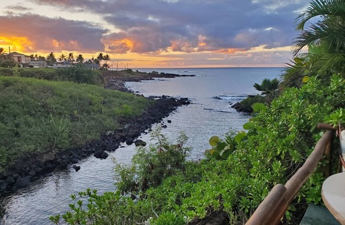 Poipu Cottage | Poipu Beach Kauai Honeymoon: View Sea Turtles From Your Oceanfront Deck-AC