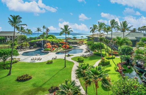 Hanamaulu Hotel | Premium Pool Ocean View 2 Double Beds at Kauai Beach Resort & Spa