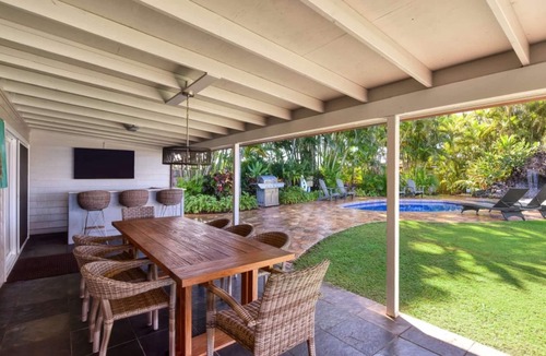 Kaanapali Hotel | Private Beach House + Backyard, Patio, and Hot Tub