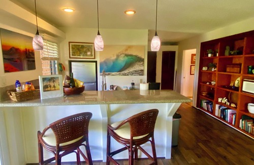 Kailua-Kona Cottage | Private Gated Kona Retreat with Hot Tub-Close to Kona Town, Beaches and Dining