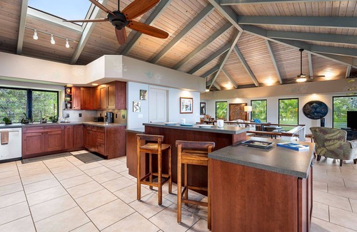 Kailua-Kona House | 🏖️Private Kona Ocean View Home w/Saltwater Pool & 3 Lanais | Puʻuwai Villa