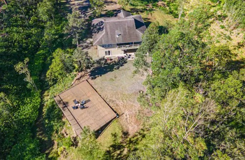 Honokaa House | PRIVATE Ohana+7 Acres of Forrest +Wet & Dry Spa with full KITCHEN and LAUNDRY