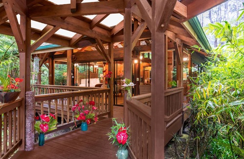 Volcano Bed & Breakfast | Private Suite in Volcano Village Bed and Breakfast