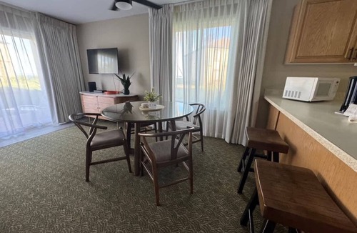 Kapaa Condo | Relaxing Ocean View Condo| Pono Kai Resort | E102