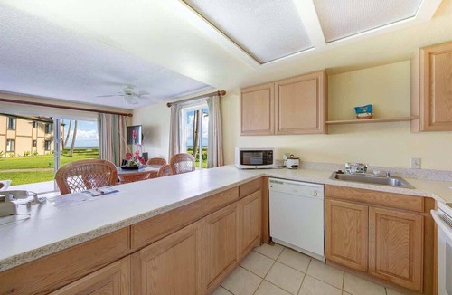 Kapaa Condo | Relaxing Ocean View Condo| Pono Kai Resort | E102