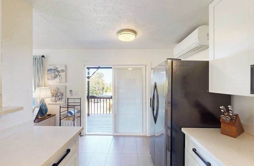 Kihei House | Remodeled Maui Meadows Cottage with AC, Ocean Views & Lanai