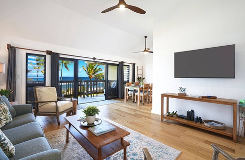 Lihue Condo | Renovation Complete! One Bedroom, Direct Ocean front -Everything inside is New!