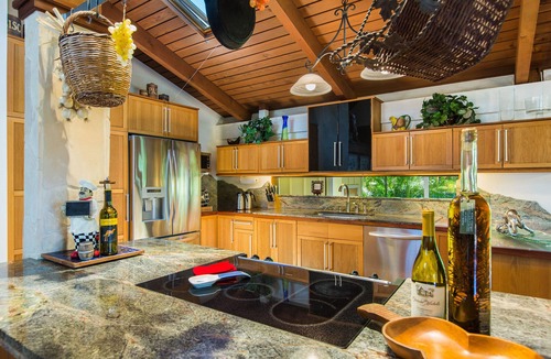 Lanikai House | Resort-like, 200 meters to Lanikai Beach, Private Pool, AC, Tropical Retreat