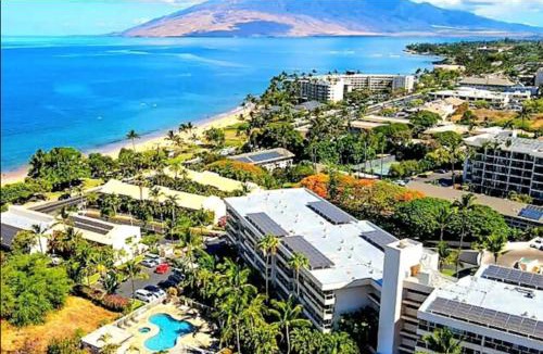 Kihei Apartment | Resort Retreat Studio-Walk to Beach, Shops, Dining with AC, WIFI