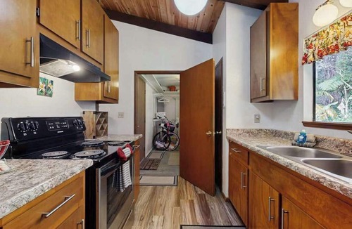 Volcano House | Room for the Whole Family on a Quiet Volcano Acre