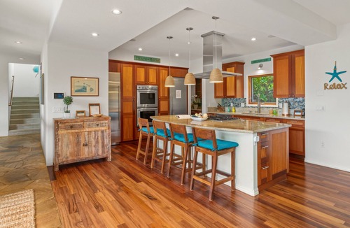 Bayview House | Rusty Sunrise by Alekona Kauai: 3BR Home Walking Distance to the Grand Hyatt and Shipwreck Beach