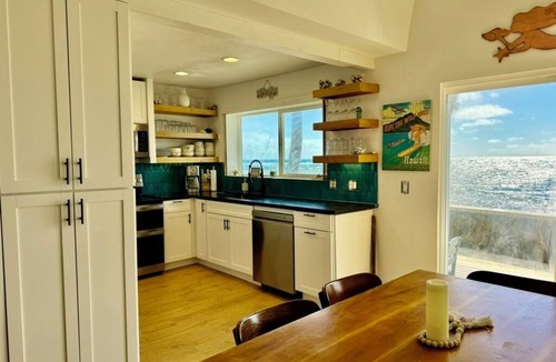 Hauula House | Seabreeze:110' Oceanfront, Majestic Mountain Views, AC, Outdoor Shower, 30 Days