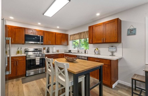 Maunawili House | Secluded Forest Retreat Full Kitchen, AC, W/D