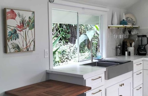 Keaau Cottage | Serene 1-bedroom modern cottage in Keaau perfect for a relaxing getaway.