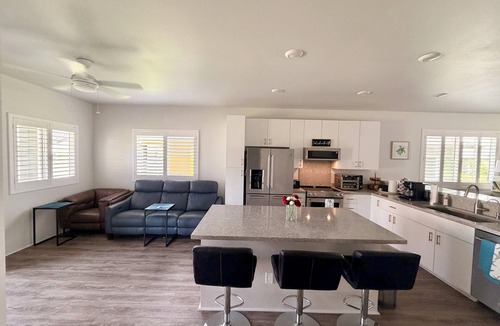 Ewa House | Serene 4-bedroom house with AC in beautiful Ewa Beach [Tesla Charger]