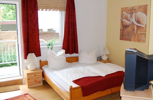 Elmenhorst/Lichtenhagen Apartment | Small apartment - near Warnemünde: Ferienwohnung Mecklenburg