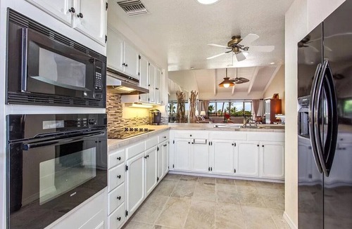 Kahaluu-Keauhou Condo | Spacious Executive Retreat in Paradise + 3 mins from Turtle Beach!