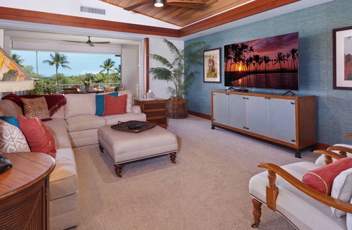 Kamuela House | Spacious Family Retreat! Ocean View Sunsets + Pool, Spa & Beach Club