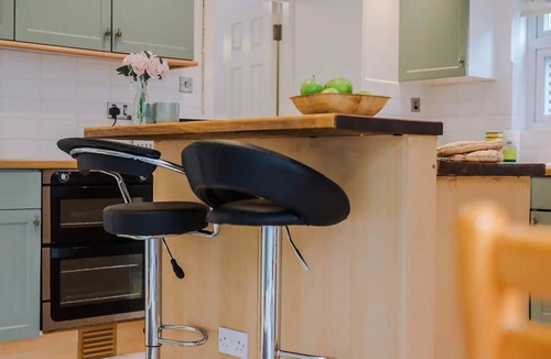 Old Trafford House | Spacious Home Near Manchester United Stadium - Pass the Keys