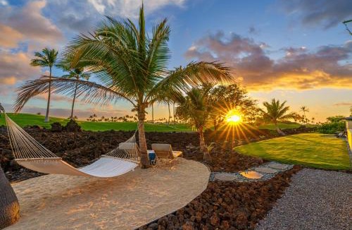 Kamuela House | Spacious Mauna Lani Luxury Home with Panoramic Golf Course and Volcano Views, Private Pool and Hot Tub, Two Golf Carts, and E-Bikes for Family Adventures