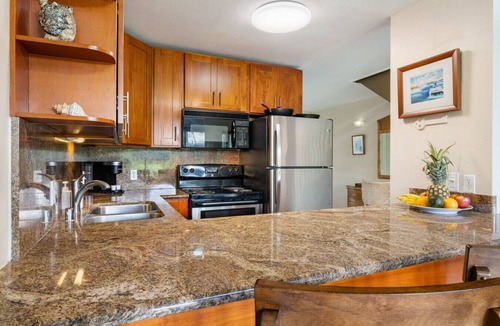 Kahuku House | Spacious Townhome with Golf Course Views