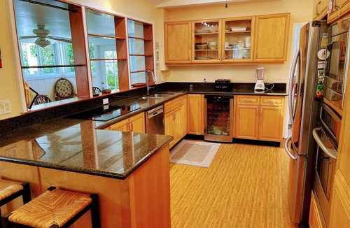 Kalama Tract House | 'Star of Hawaii' Beachside, Pool, Steps to Beach - Great for Families