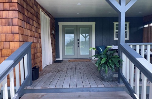 Waimea Cabin | Studio “44” B, Perfect 1-Queen bedroom studio in cool Waimea for your getaway.