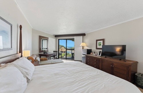Hanamaulu Condo | Stunning Oceanview Room, Beachfront Resort, 4 Pools, 2 Jacuzzis, Restaurants
