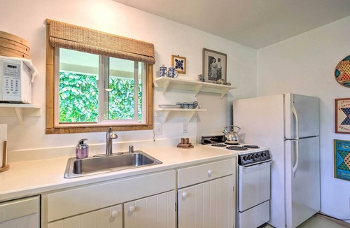 Wailua House | Summer Deal Kapaa 1BR Cottage Walk to Beach Shops and Dining