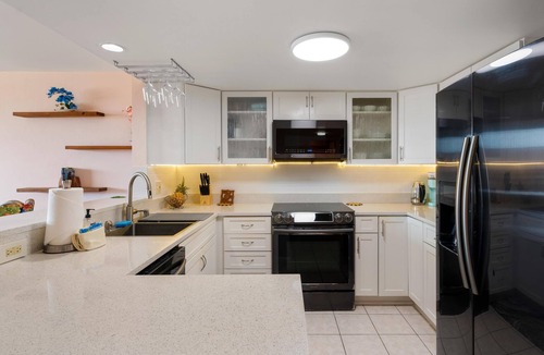 Kahaluu Bay Condo | Summer Deal Kona 2BR Condo Across Magic Sands Beach with Ocean Views