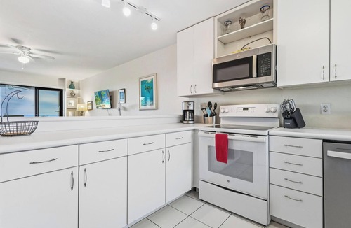 Kahaluu-Keauhou Condo | Summer Deal Kona Ocean View Condo with Lanai and Resort Pool Access