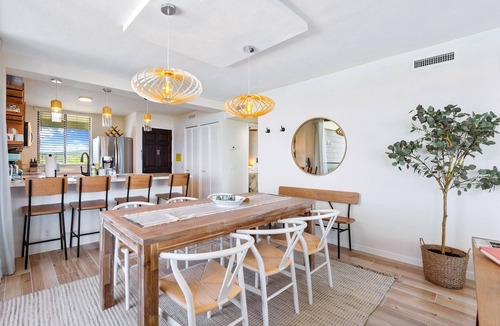 Kahaluu Bay Condo | Summer Deal Ocean View Corner Condo at Magic Sands Beach Kona
