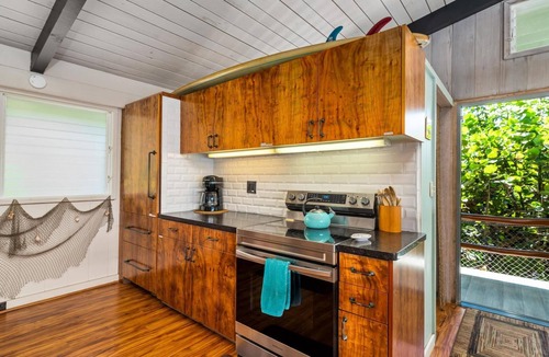 Kahaluu Bay House | Summer Deal Oceanfront Kona Home with Private Pool and 3 Bedrooms