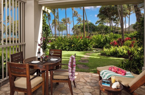 Kahuku Apartment | SUMMER REDUCED! Villa 105, KING bed, Ocean View Turtle Bay