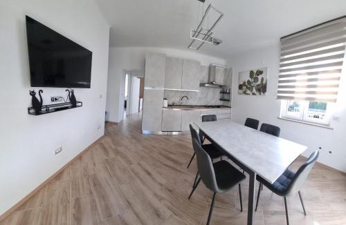 Monfalcone Apartment | Sunny CentralApartment -3 bedrooms ,Private Parking