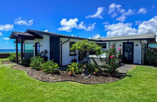 Laie House | SUNRISE at LAIE Private Beachfront Luxury Home with AC
