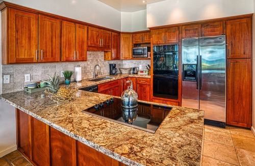 Makaha House | SURF SHACKS SPECTACULAR SUNSETS, SUNSHINE & SERENITY SURF, SWIM, SNORKEL & SCUBA