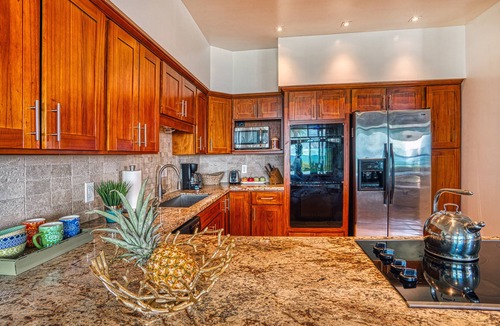 Makaha House | SURF SHACKS SPECTACULAR SUNSETS, SUNSHINE & SERENITY SURF, SWIM, SNORKEL & SCUBA